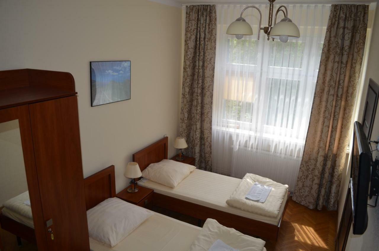 Hostel Gwarek Катовіце Екстер'єр фото